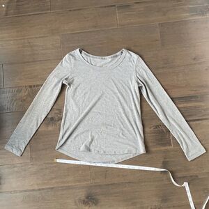 Grey longsleeve shirt